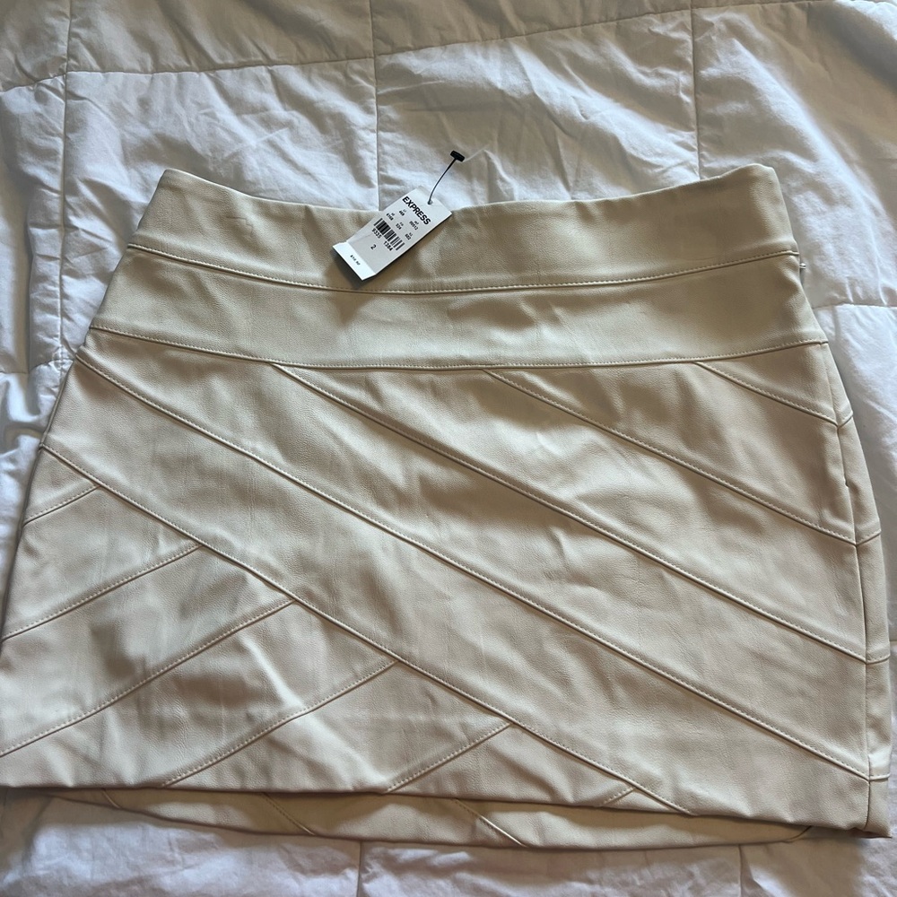 Express cream faux leather mini skirt size 2